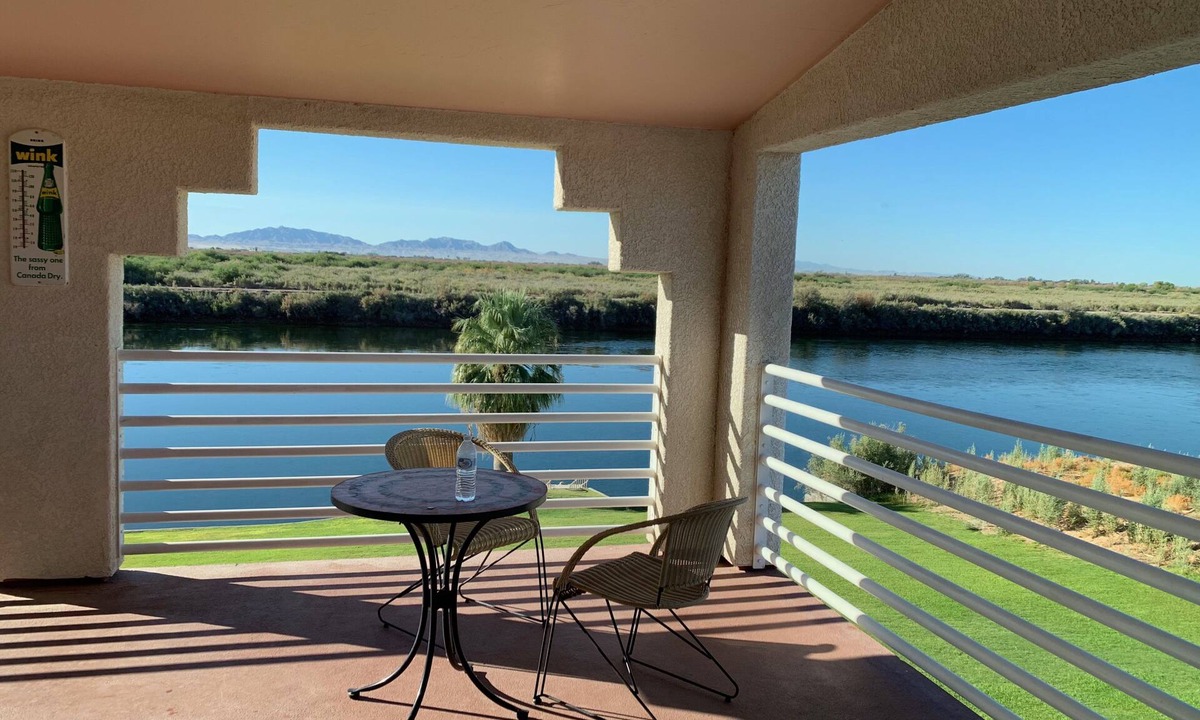 Earp House | River House on the Water! -- Bring Your Water Toys! Large Home, Family Oriented