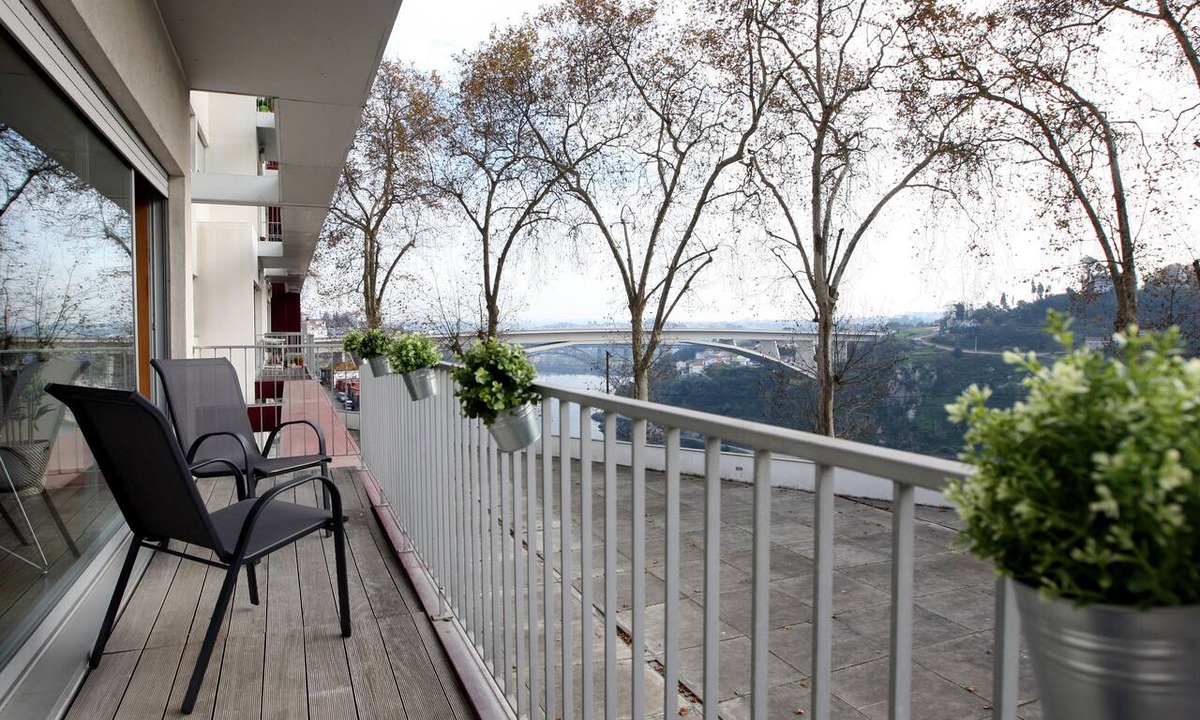Centro / Baixa Apartment | River View 2 bedroom apartment
