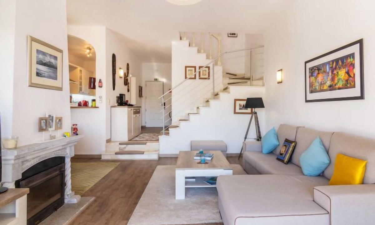 Vale Navio House | Roberts by Interhome