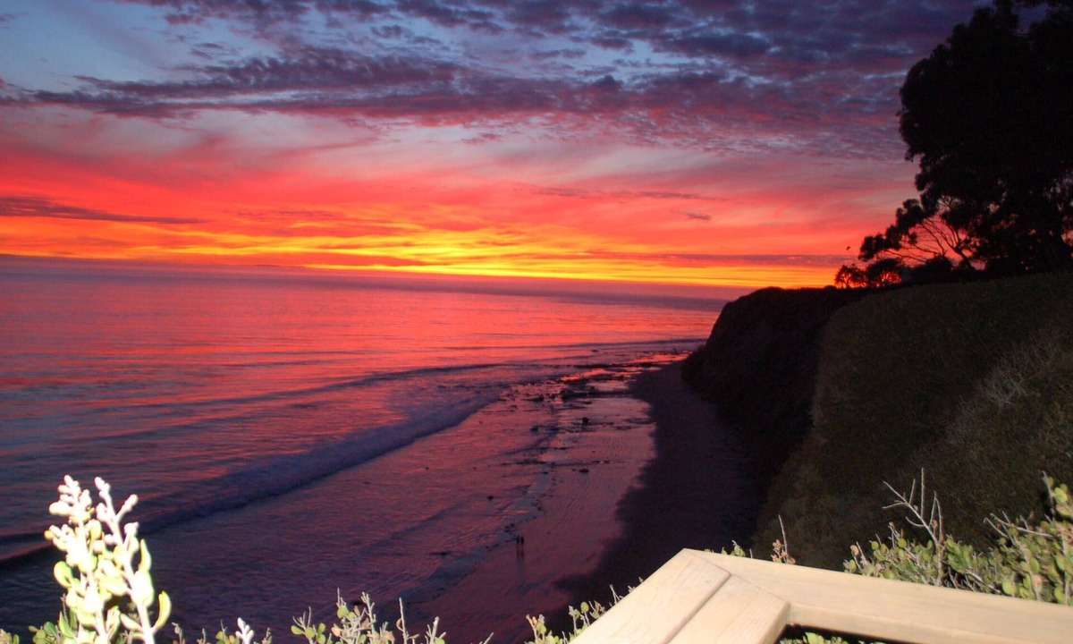 The Mesa House | Romantic oceanfront home on the bluff w/incredible 180+ deg ocean views