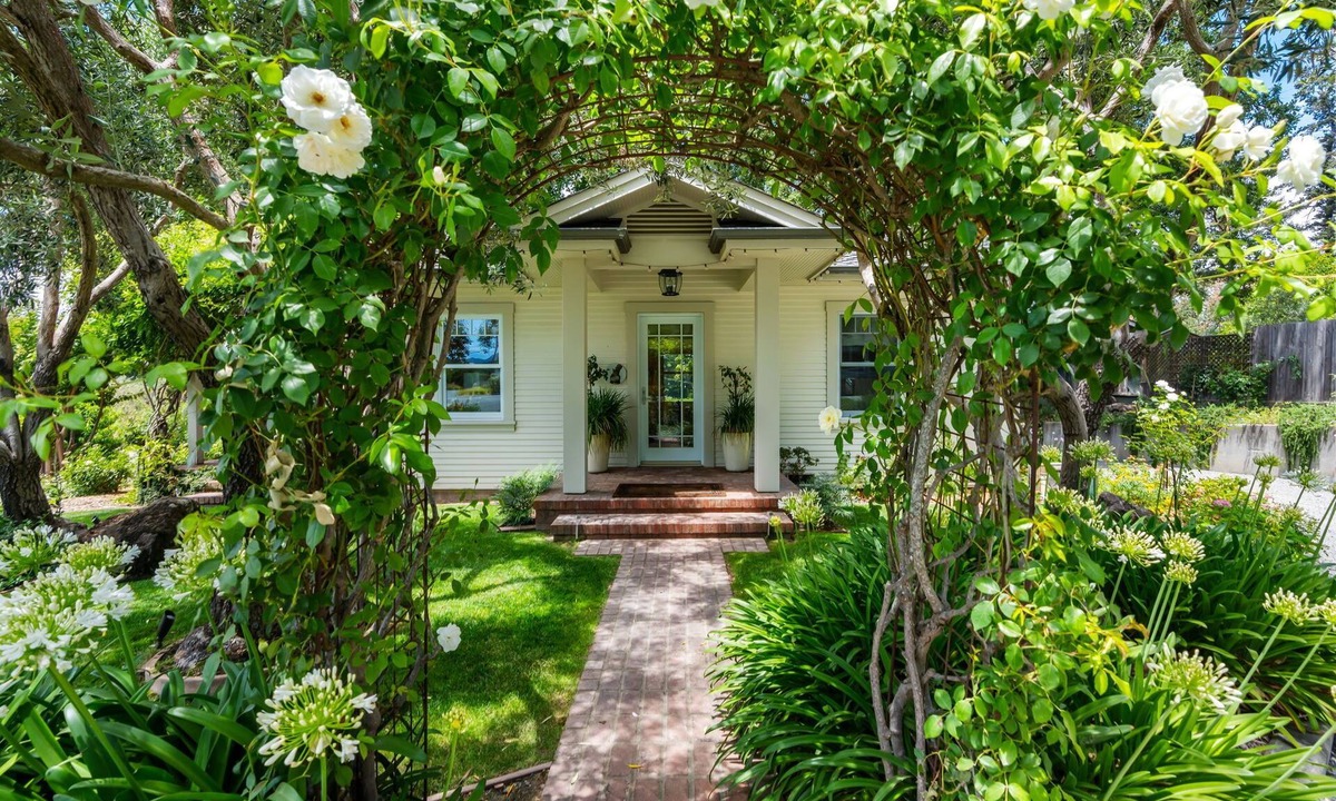 Napa House | Romantic studio cottage on Estate Property