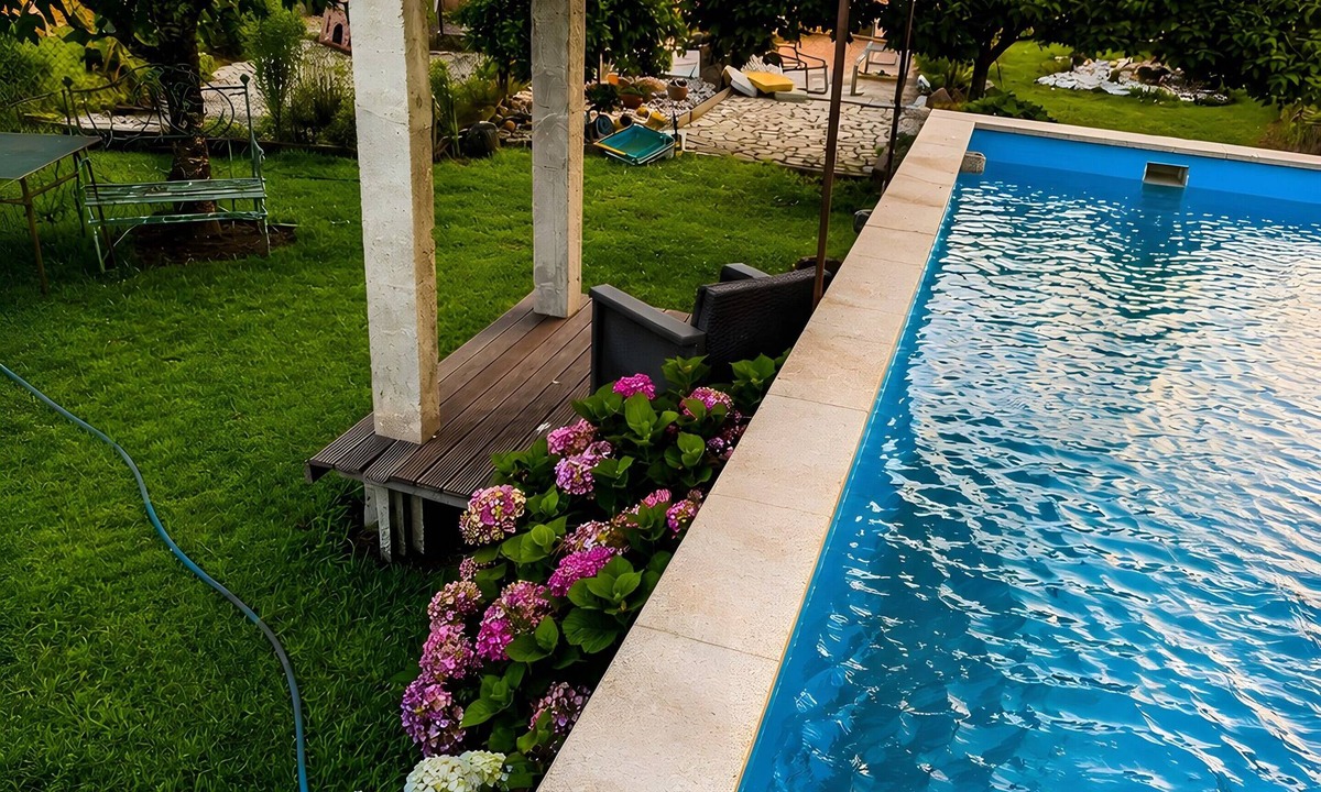 Arcos de Valdevez Apartment | Room 'Quinta Do Passal - Quarto 1' with Mountain View, Wi-Fi and Air Conditioning