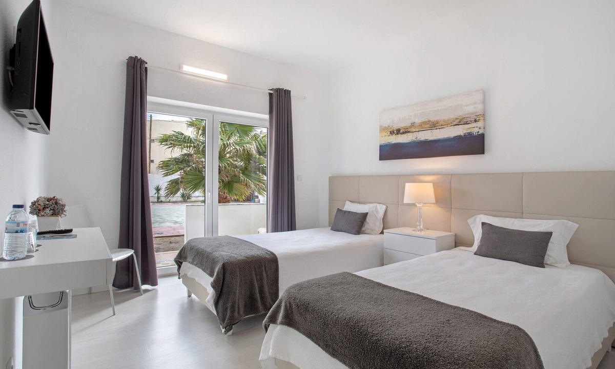 Ribamar Apartment | Room 'Twin 7' with Balcony and Wi-Fi
