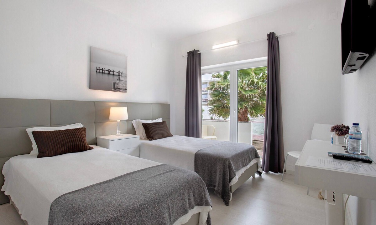 Ribamar Apartment | Room 'Twin 8' with Balcony and Wi-Fi
