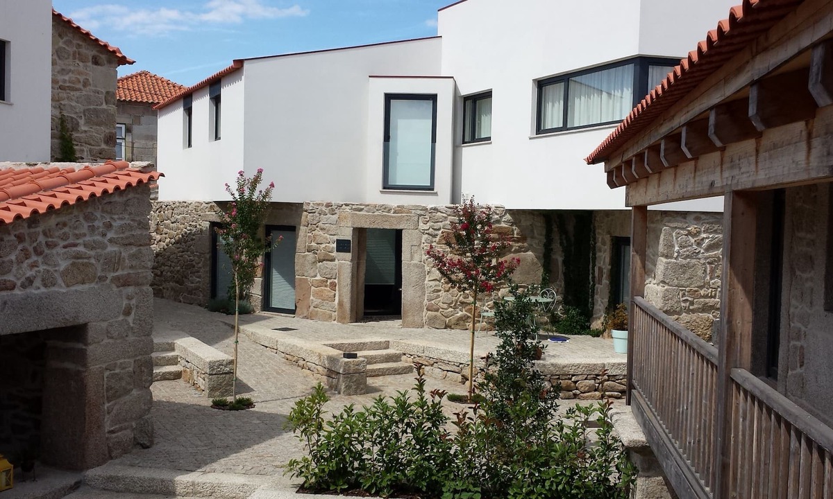 Sernancelhe House | Rural country house, modernly restored, with 4 rooms, next to Douro River