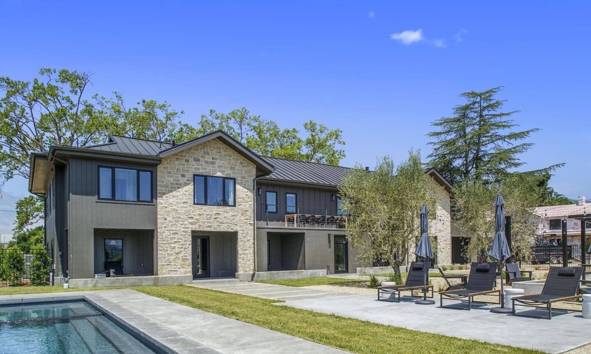 Calistoga House | Salmina Estate — Vineyard View Home