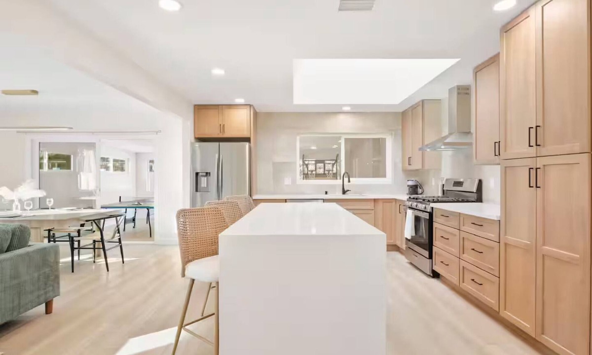 Lake Murray House | San Diego Dream home : Spacious & Modern