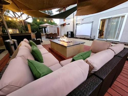 North Park House | San Diego Oasis with Hot Tub, Gym, Outdoor Theater, Yard, 10 Min From Downtown