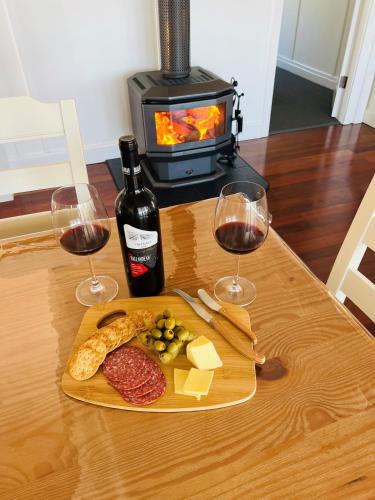 Stanthorpe House | Savina Cottage