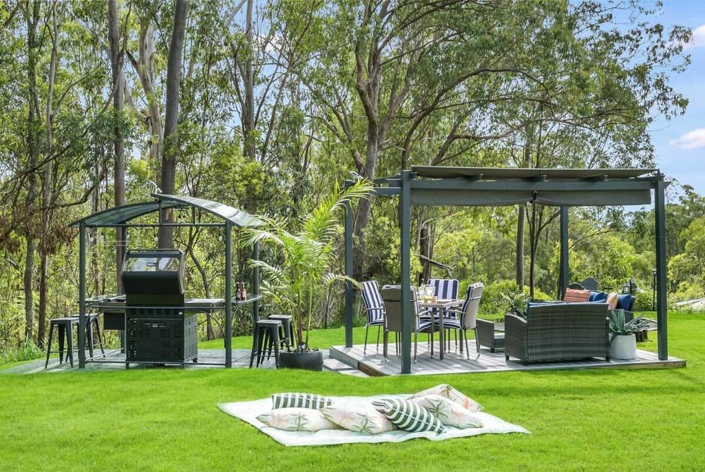 Moorina House | Scenic Rural Retreat, foothills of Mt Mee Qld AU