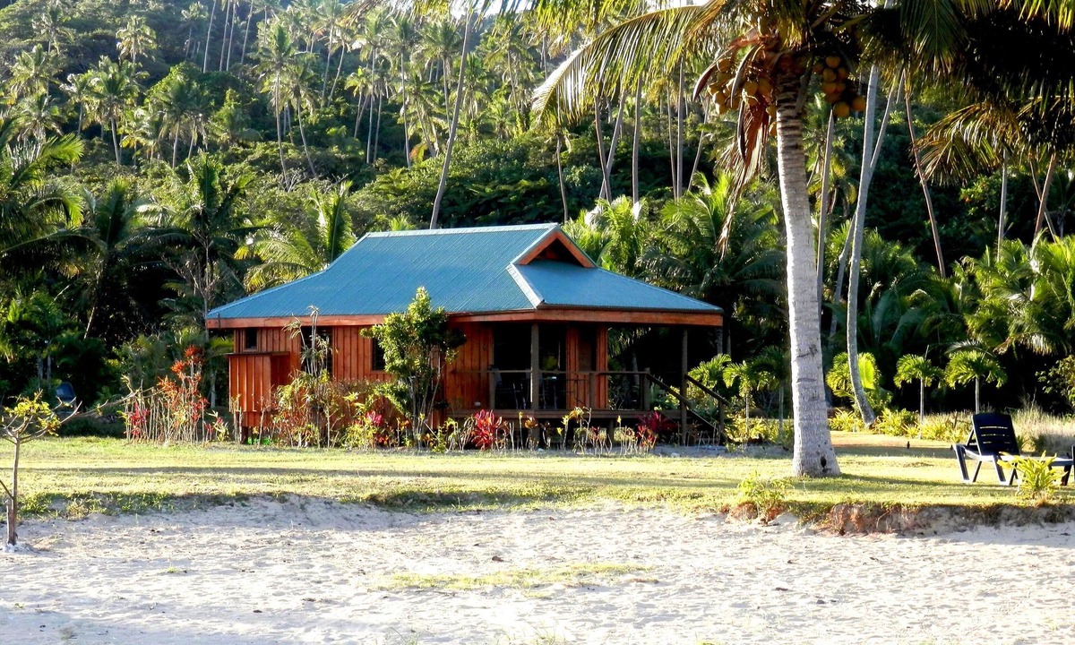 Savusavu Apartment | Seahorse Bungalow - Truly beachfront, unobstructed ocean view, private, clean