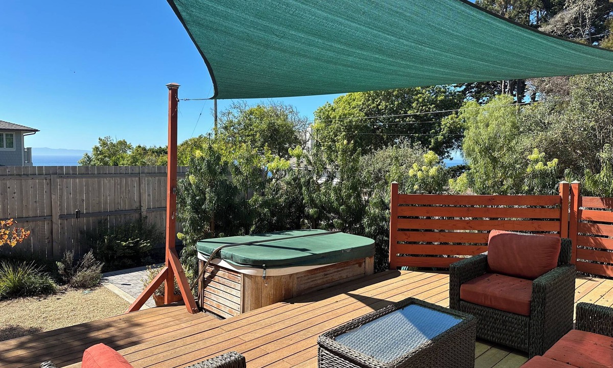 West Mesa House | Seaside Escape in amazing SB with Hot Tub - Pet Friendly!