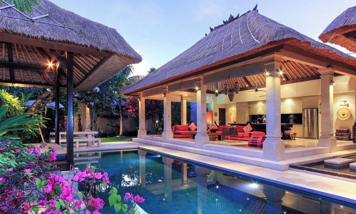 Central Seminyak Villa | Seminyak villa close to all the famous hotspots!