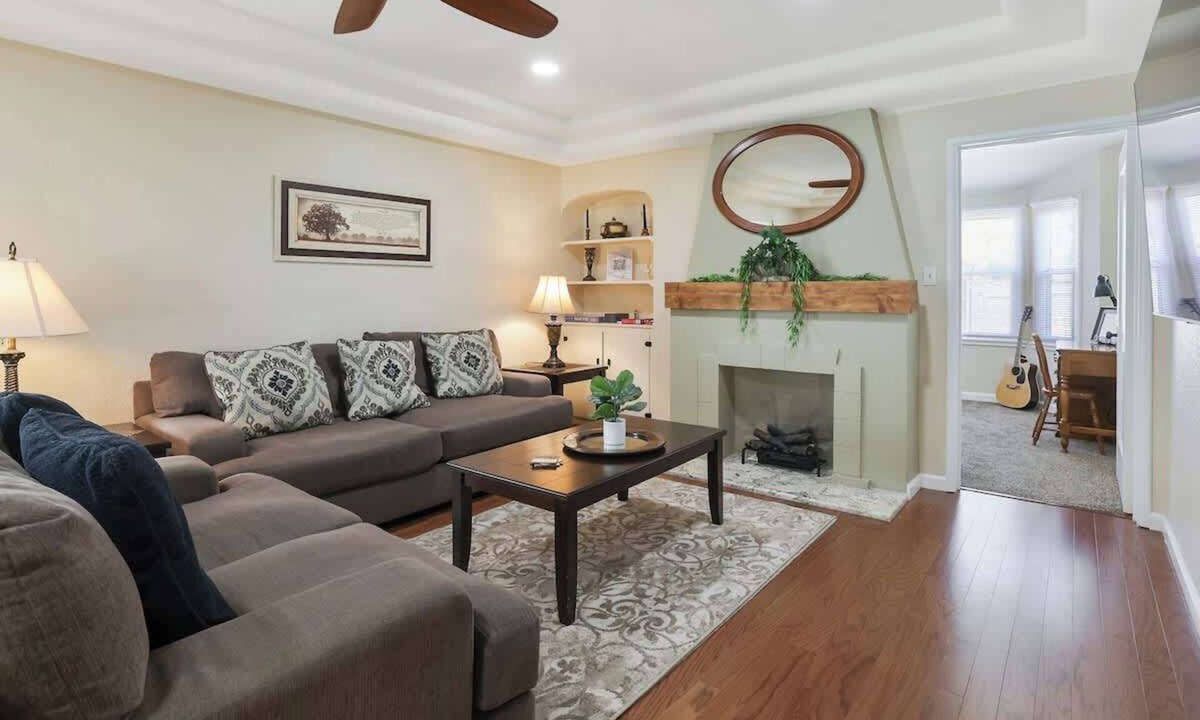 Tulare House | Sequoia Bungalow w/BBQ, WiFi