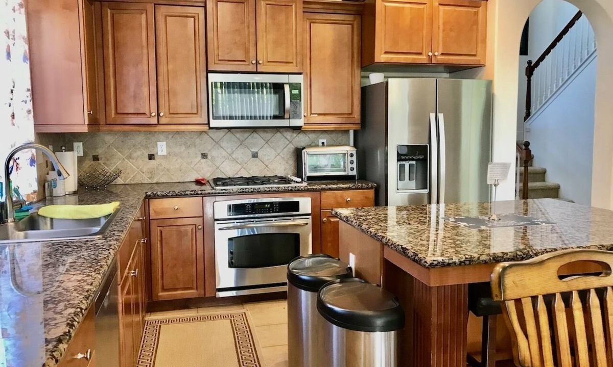 Visalia House | Sequoia Serenity: Charming 6/Br - fits 14