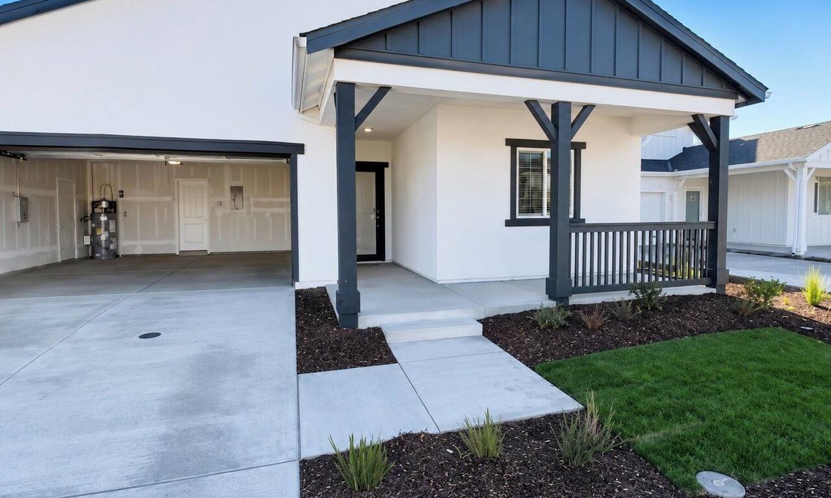 Stanislaus County House | Serene 4-bedroom building with AC in charming Patterson