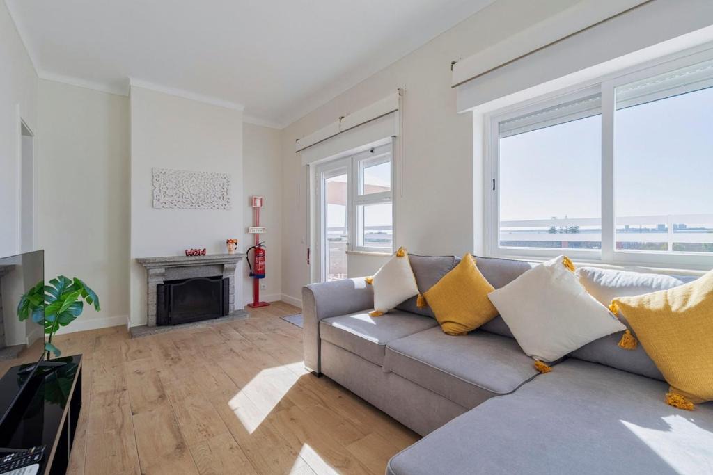Setubal Apartment | Serra&Rio no Sado - By Y Concept