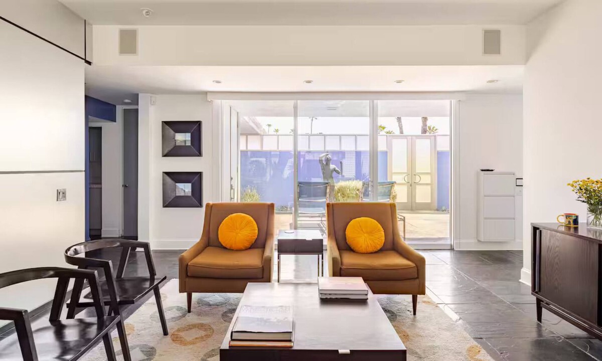 Palm Springs Condo | Seven Lakes Country Club home with piano