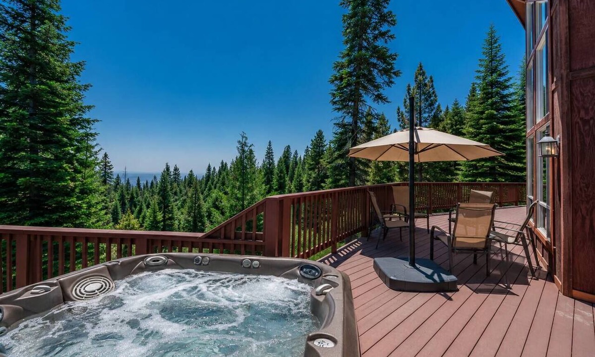 Shaver Lake House | Shaver Dreamin’ - Mountain Views, Hot Tub Nights