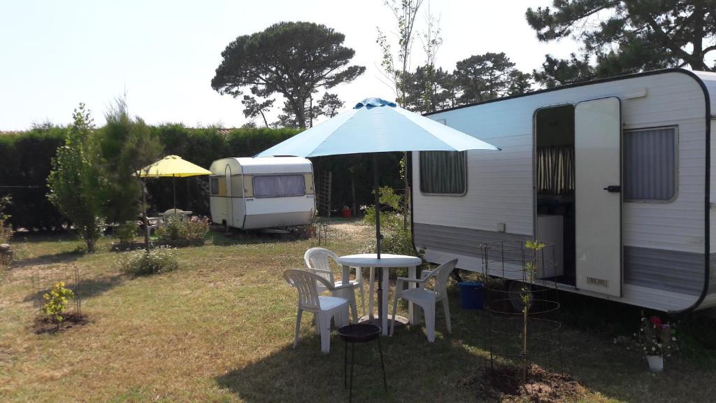 Monserrate House | Sintra Vintage Caravan