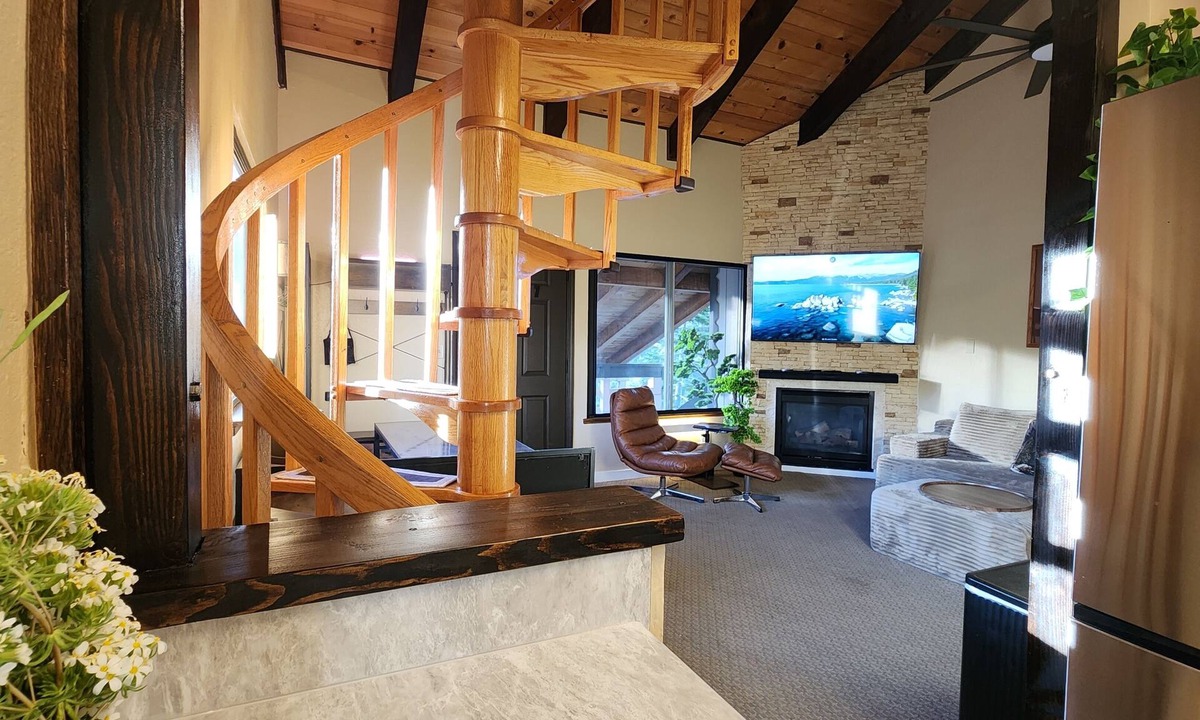 Tahoe Village House | Ski Slope Views, Walk to Stagecoach Lift, Modern Amenities at the Heavenly Perch