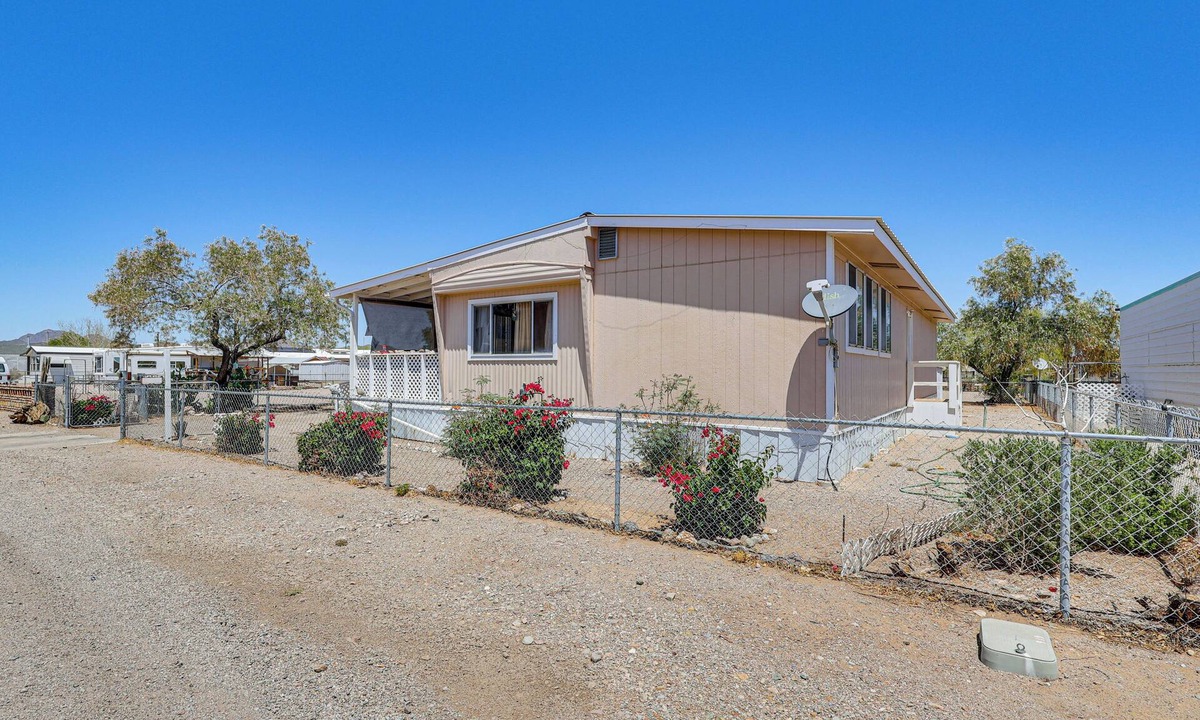 Quartzsite House | Snowbird Heaven: Rural Quartzite Home Near Hiking