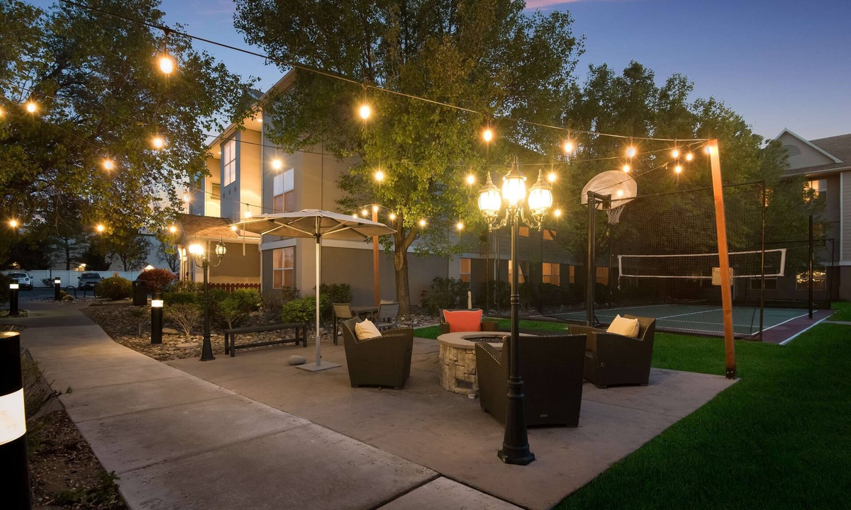 Reno/Tahoe Airport Hotel | Sonesta ES Suites Reno
