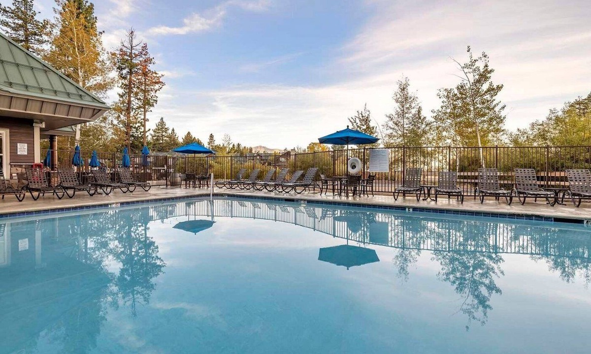 South Lake Tahoe Villa | South Lake Tahoe | Pool & Ski Access | 2BR Deluxe