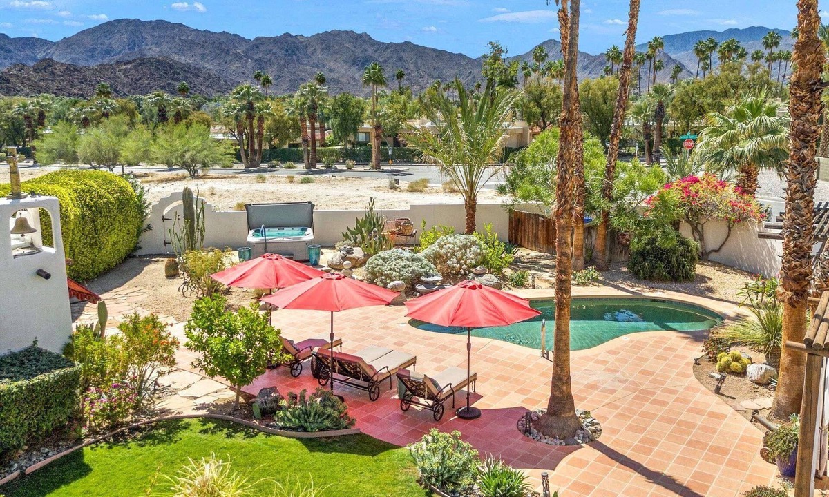 Palm Desert House | South Palm Desert, Gorgeous Yard, Pool, Built-in BBQ