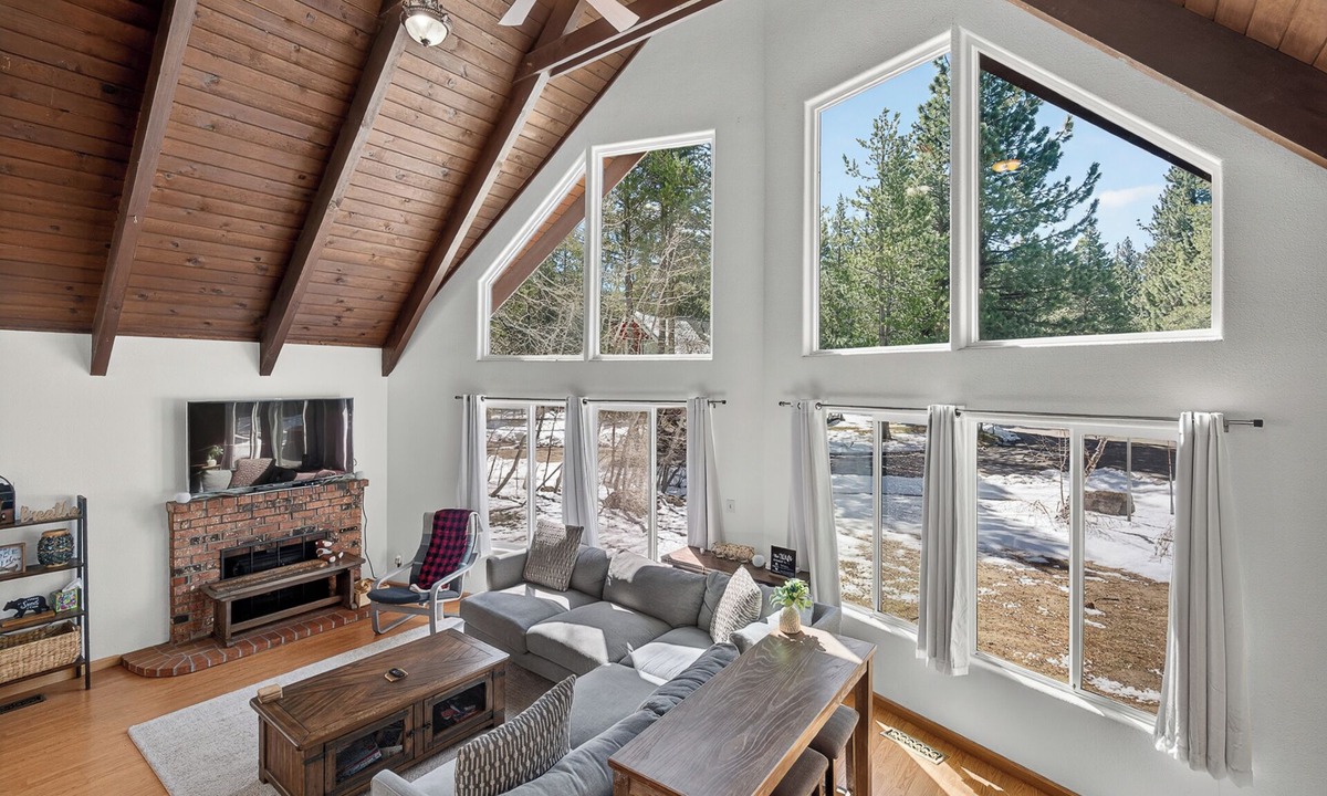 Pioneer Village House | South Shore Sanctuary - Private Home with Ideal bed setup for Families, Couples, or Singles