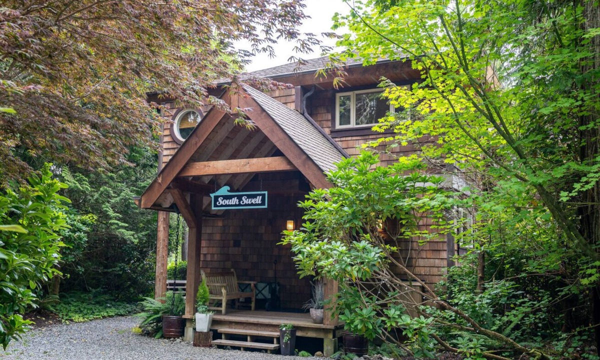 Tofino House | South Swell on the Inlet