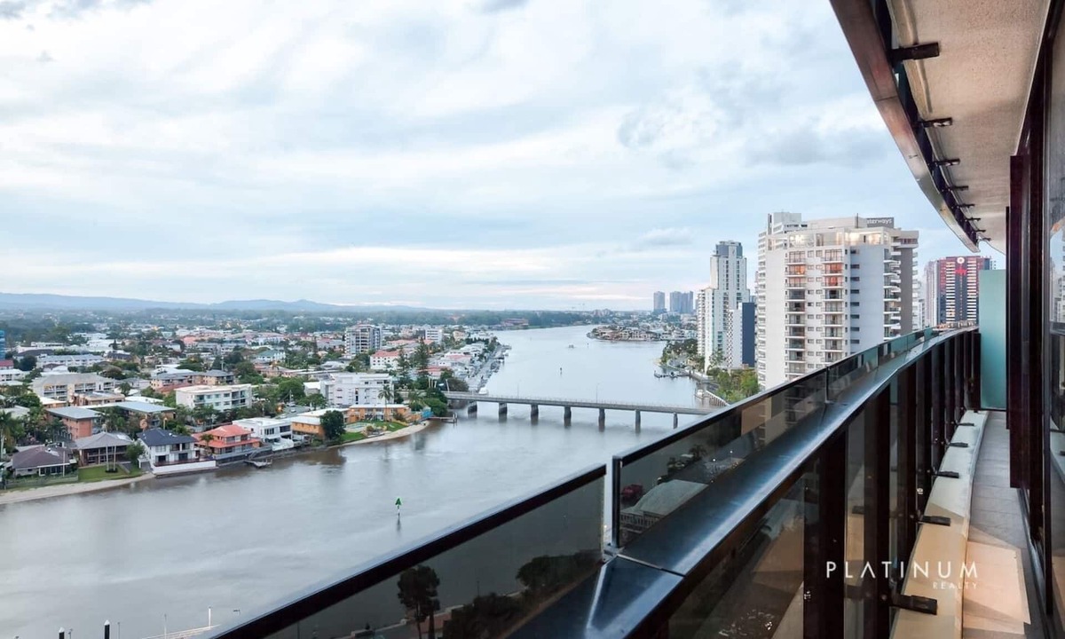 Surfers Paradise Apartment | Spa Bath River/Hinterland View Large Size One Bedroom on Circle On Cavill