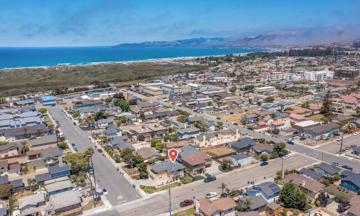 Grover Beach House | Spacious 4BR Retreat, Walk to Beach, Arcade Game