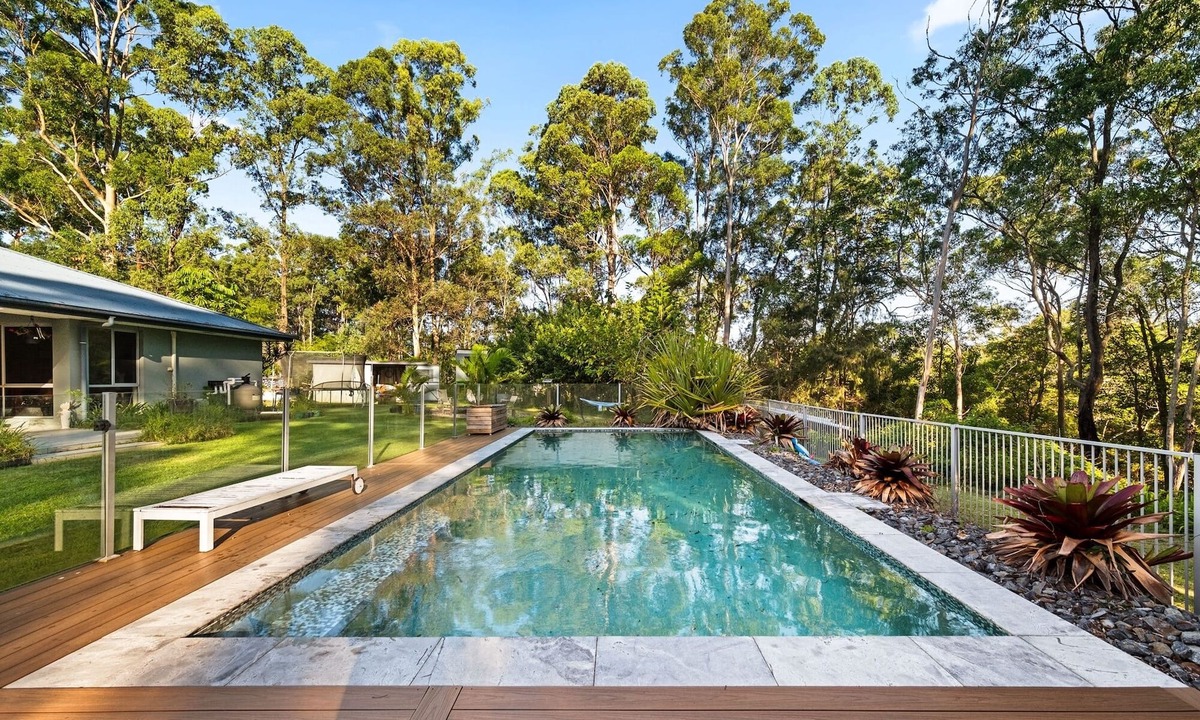 Nerang House | Spacious 5-Bed Retreat with Hot Tub & Pool