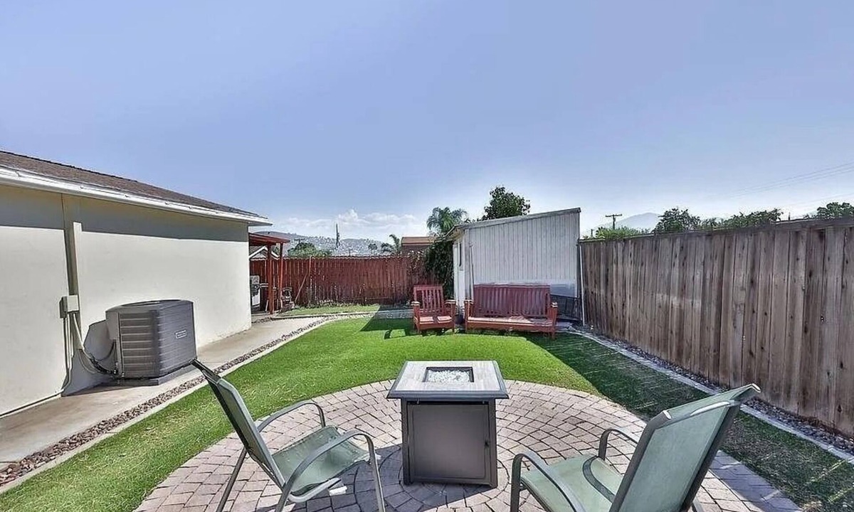 La Presa House | Spacious 5-bedroom house with WiFi and AC in fabulous Spring Valley