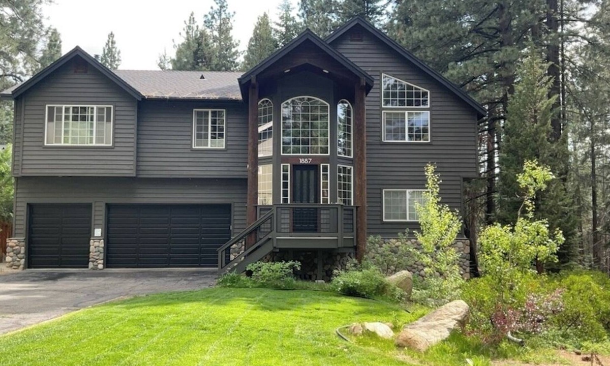 Tahoe Paradise House | Spacious Cozy Tahoe Retreat