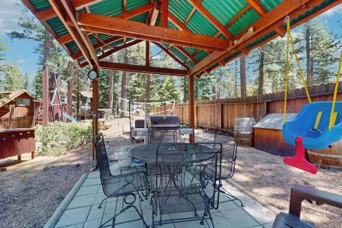 Pioneer Trail House | Spacious hideaway with private hot tub & huge yard - near the lake