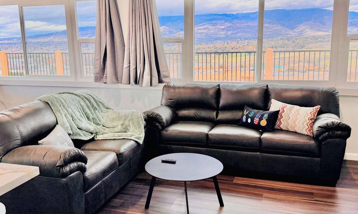 Northeast Reno House | Spacious Reno Home|4 Bedrooms|Sleeps 15