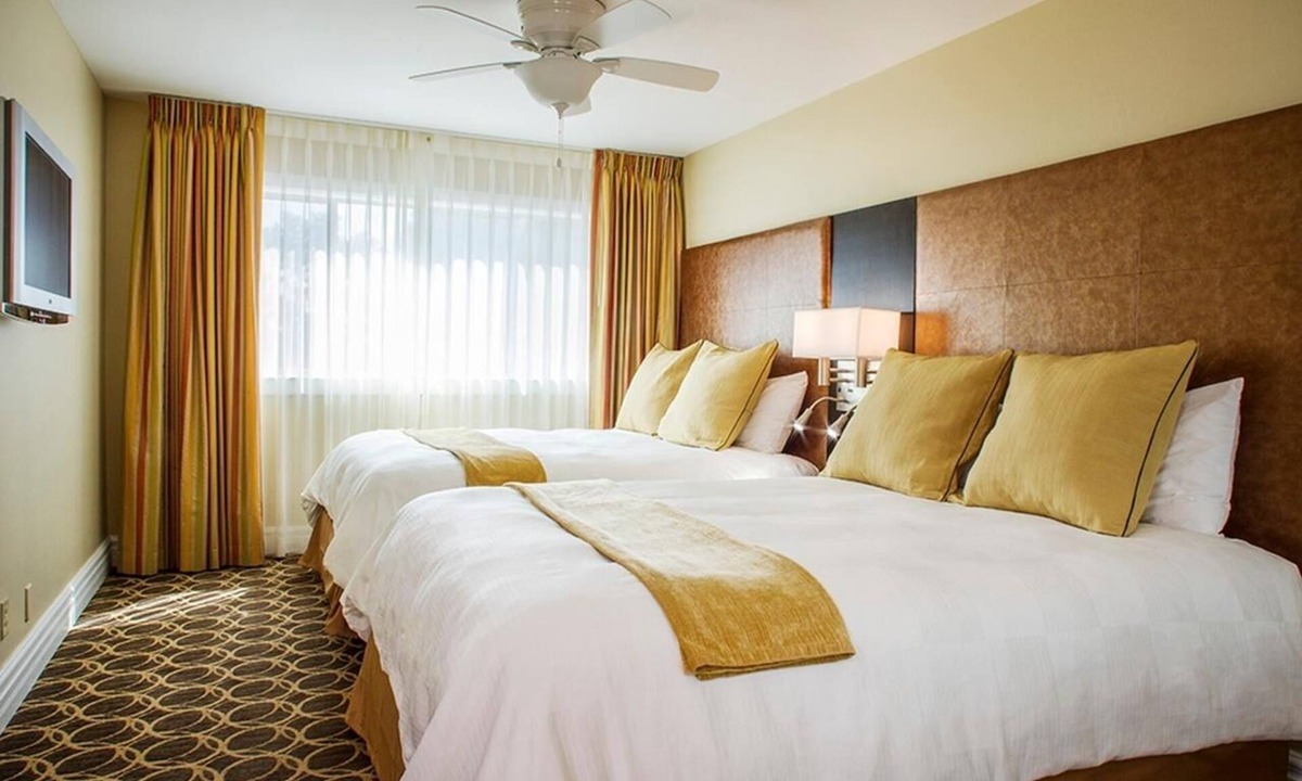 Corte Madera Hotel | Spacious Stay Near Golden Gate | Outdoor Pool | Free Parking | BBQ Area
