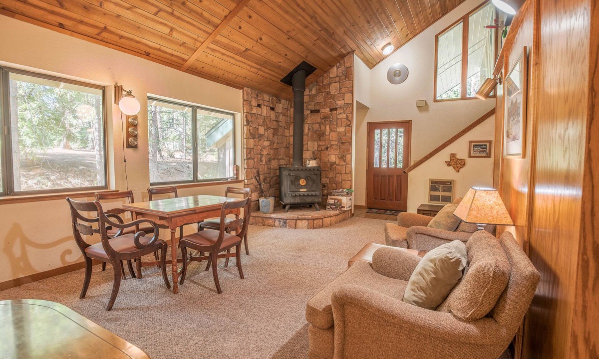 Arnold Cabin | Spencer Cabin - Summer Pool Access!