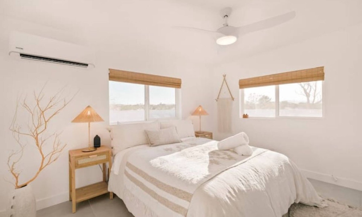 Landers House | StarBreaker Ranch Minutes from Integratron/Views/Firepit/AC/Patio