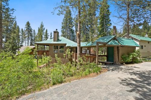 Big Creek House | Stargazing Retreat in Tamarack