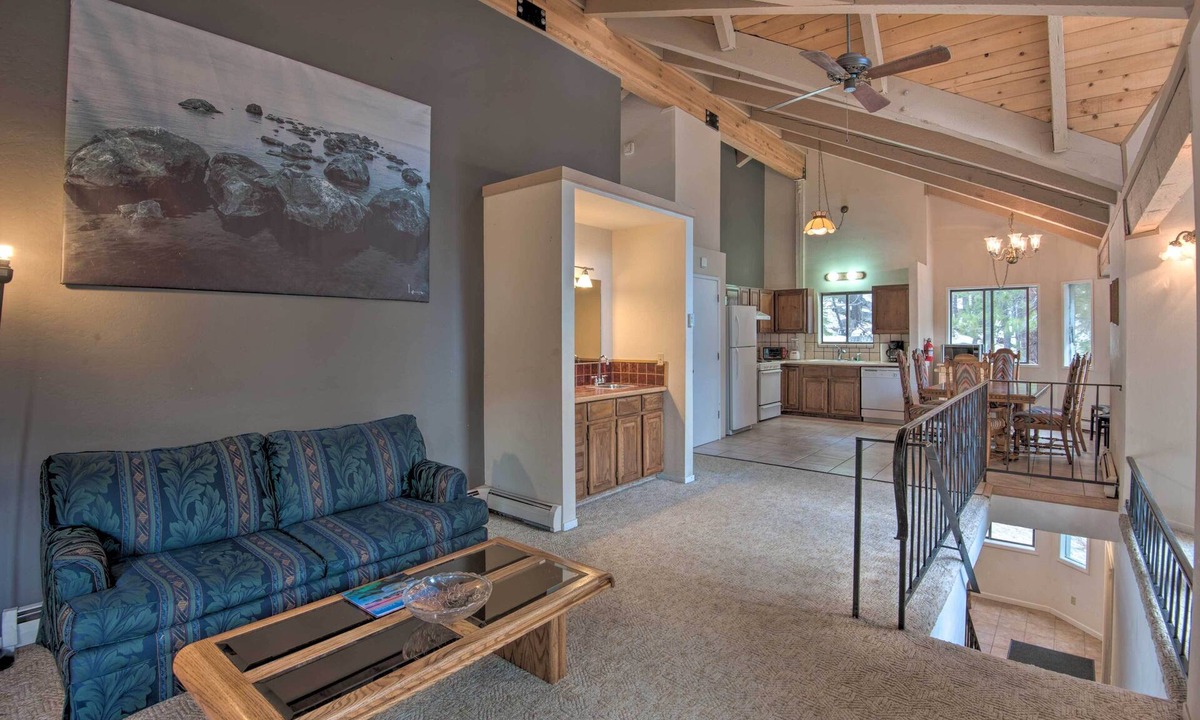 Tahoe Village Cottage | Stateline Ski House: Walk to Boulder Lift!