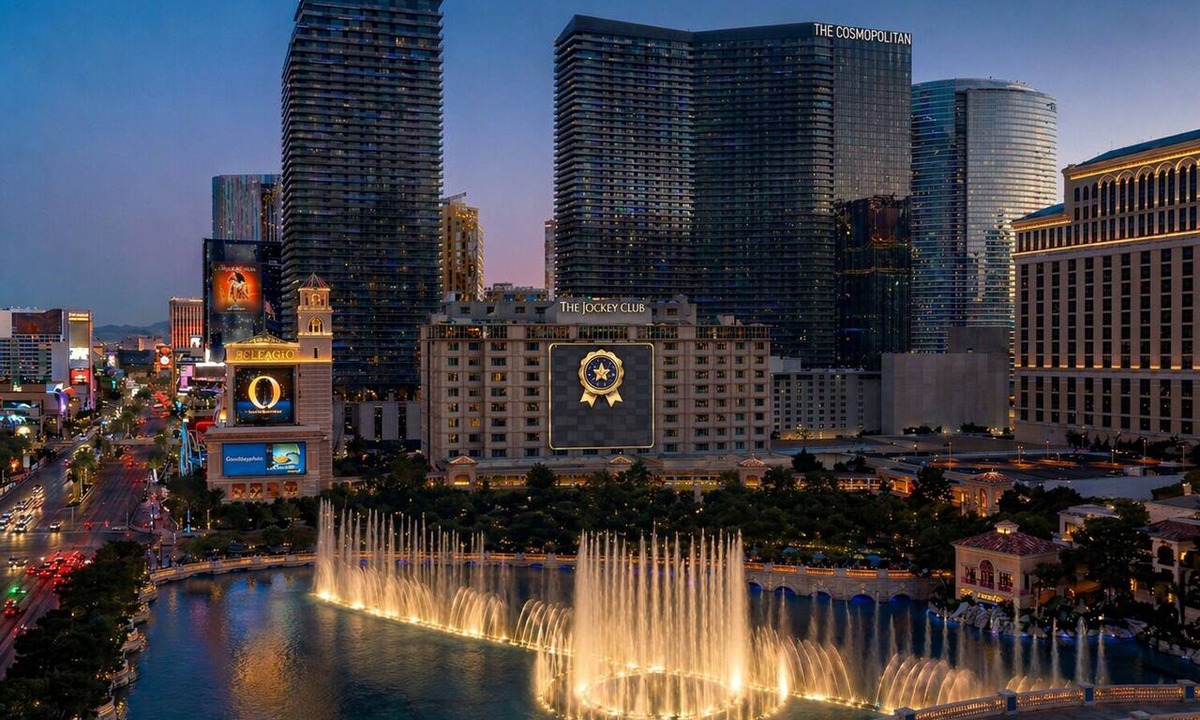 Las Vegas Strip Condo | Stay Together Suites - Cozy Condominium, Sleeps 8, Center Strip - Jockey Club