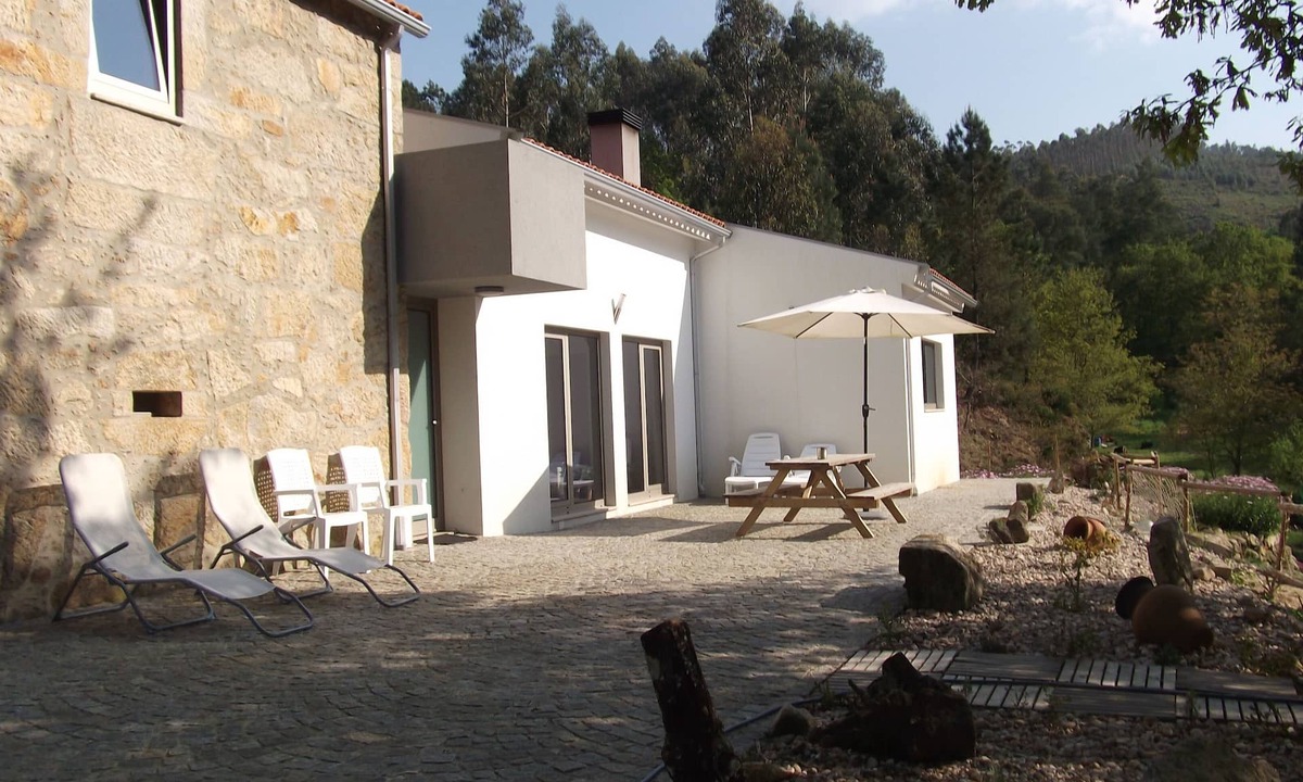 Oliveira de Frades House | Stone house, for a wonderful relaxing country stay.