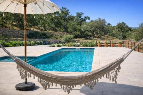 Azinhal e Amendoeira Villa | Stone Villa - Monte Chico Ze