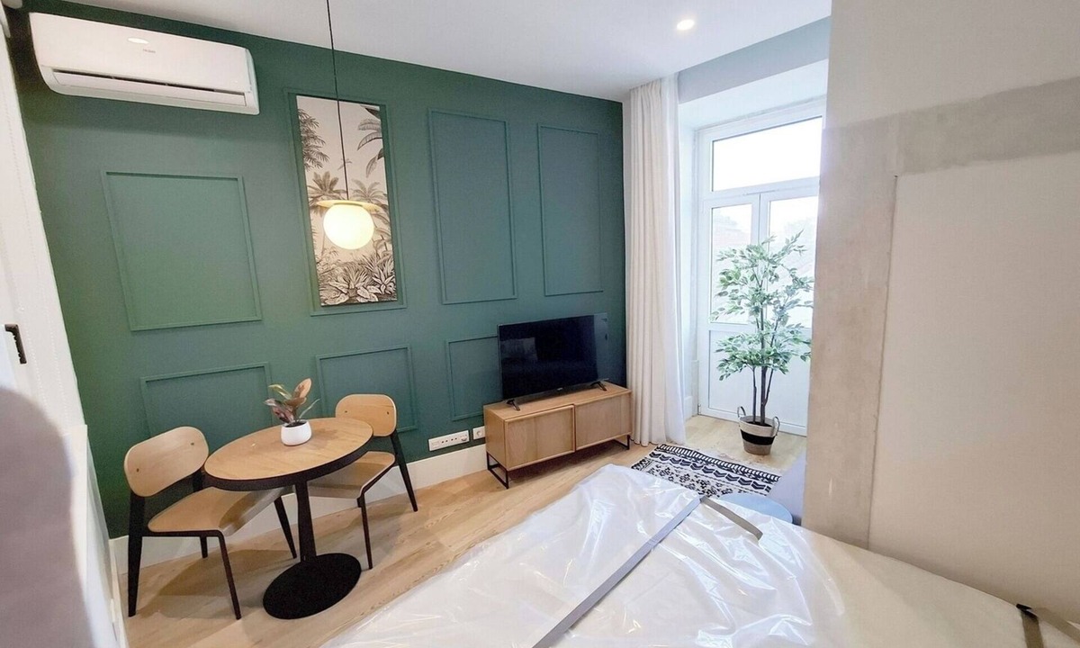 Santo Condestavel Apartment | Studio 204 Lisbon Balcony Elevator A/C