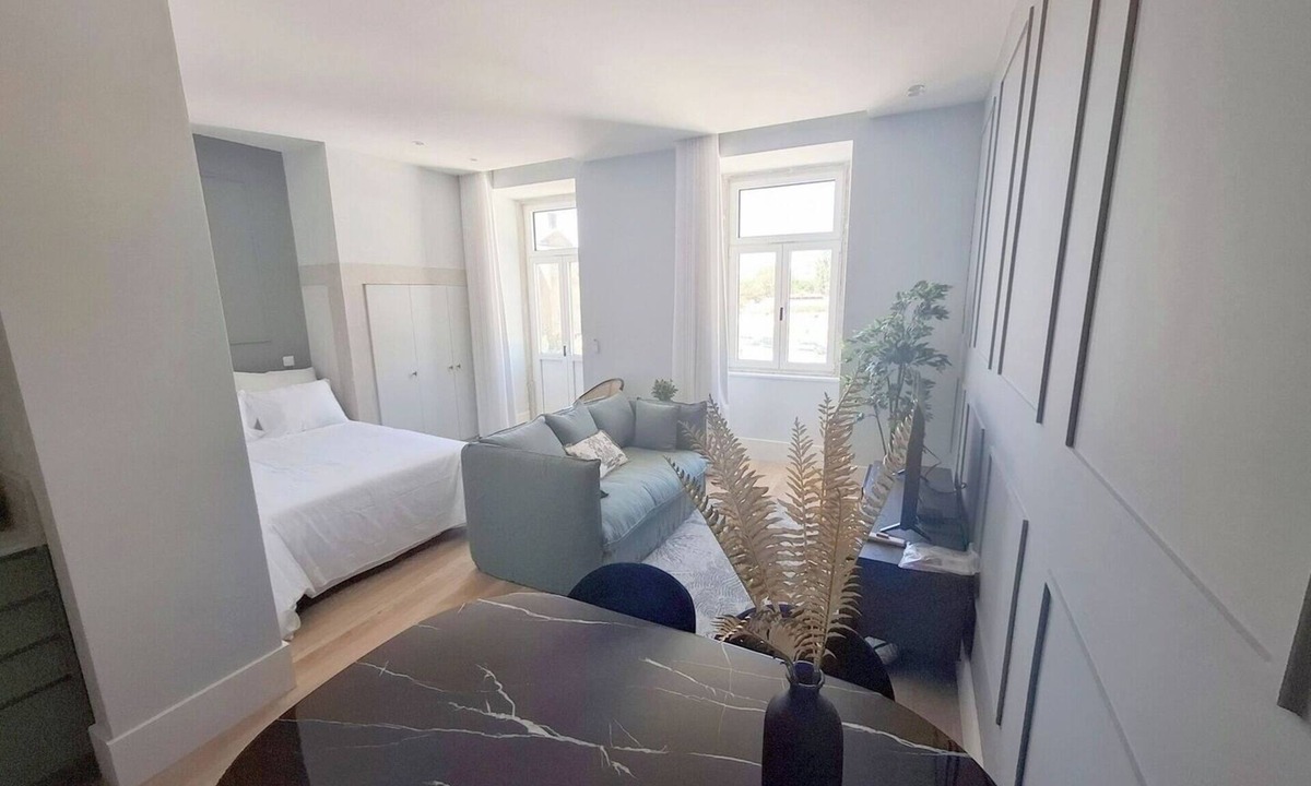 Santo Condestavel Apartment | Studio Lisbon Balcony Elevator A/C Parking