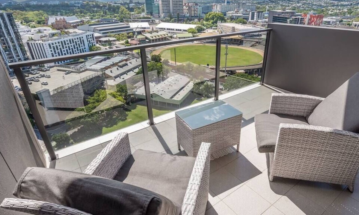 Bowen Hills Apartment | Stunning Inner City Escape