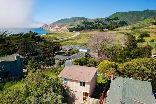 Montara House | Stunning Oceanview Coastal Home Beach Trails Family Activities